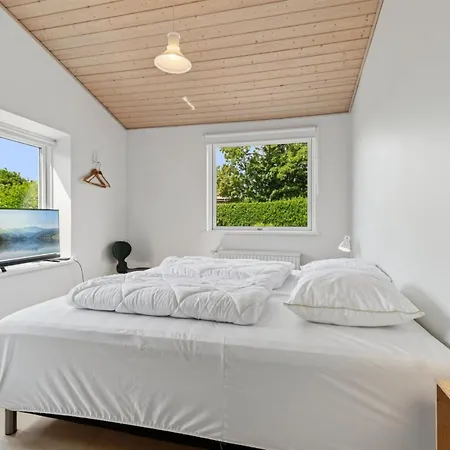 Dreng - 250m From The Sea By Interhome Neksø